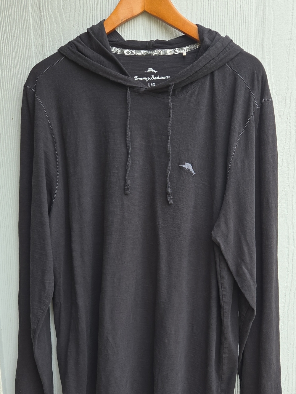 Tommy Bahama Men’s Black Hooded Long-Sleeve Pullover